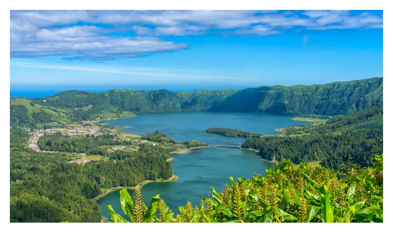 Sete Cidades Lagoon, near Quinta do Sol Poente (Feteiras, São Miguel)