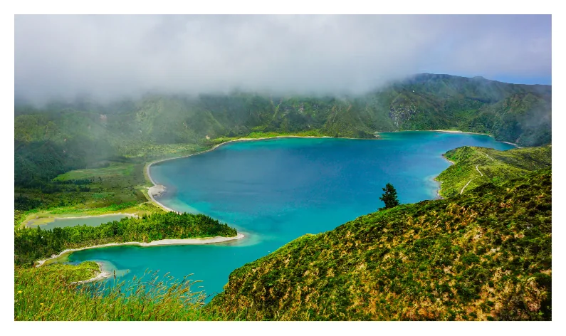 Lagoa do Fogo, near Quinta do Sol Poente (Feteiras, São Miguel)